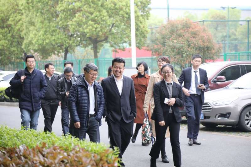 北科大、太原科大同时在国茂减速机展开校企合作交流活动？